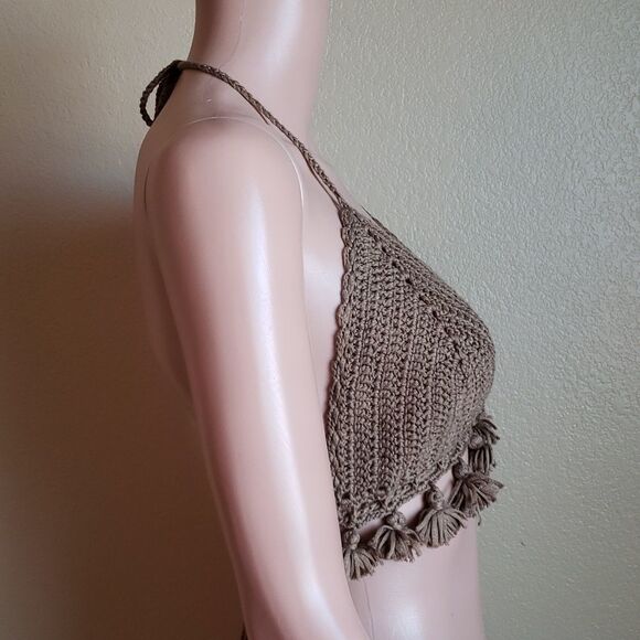 Fashion Nova women's crochet halter top - Picture 3 of 7